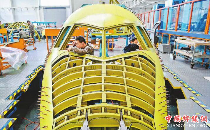 ���Ĵ��족�ɻ���ͷ�������� ����ƻ�����ARJ21��ͷ30��