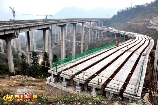 项目概算总投资79.66亿元,建设工期4年,预计2016年全线建成通车。