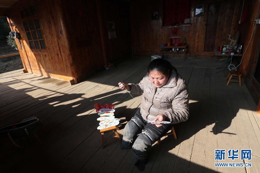 #(图片故事)(3)“坚强姐”跪着去打工