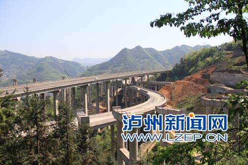 古蔺河1号特大桥施工现场
