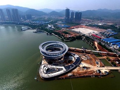 <b>ɳ÷Ϫе˫۾ƽ̨깤</b>