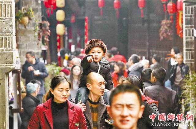 假日第五天 重庆都市旅游和古镇旅游人气旺 假日第五天 重庆都市旅游和古镇旅游人气旺