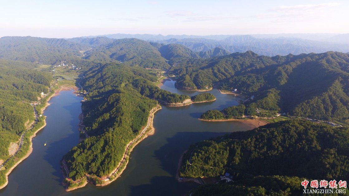 重庆石柱:太阳湖景美不胜收