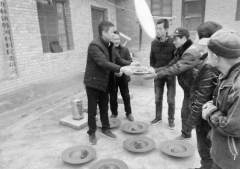 ��λ��ɲ����£���ί��ί��������