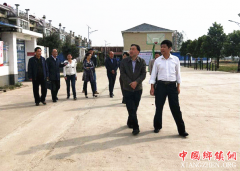 ����ʡ�Ļ����Ƹĸ��뷢չ�����쵼С��칫�Ҷ�����һ��������ׯ����կ����կ���Ĵ��ũ���Ļ���԰������е���