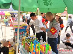 �����������������򣺵�Ա־Ը�߷�������һ��С����  Ϊ�οͱ��ݻ���