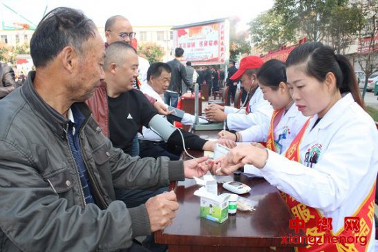 ���գ������� ����Ⱥ��