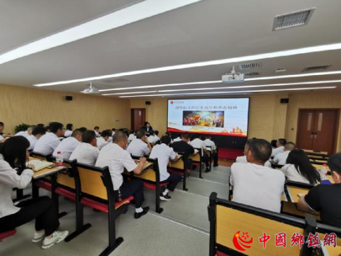 ������������Ա�ɲ���ȡμ���ɲ�ѧԺ��ʦ  ������ʷѧϰ����ר�ⱨ��