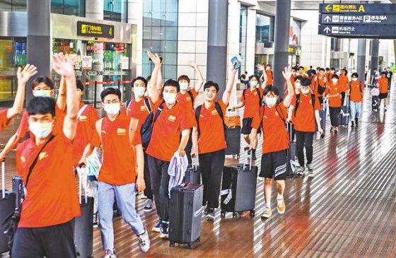 ���ݡ�ΰ�����̡���40��������Ա��������