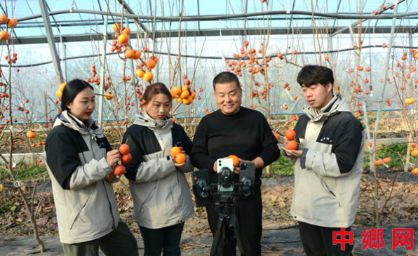 河南内黄县支书携手00后大学生直播共绘乡村振兴新图