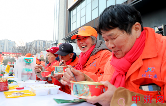 <b>���ո����������� ο����</b>